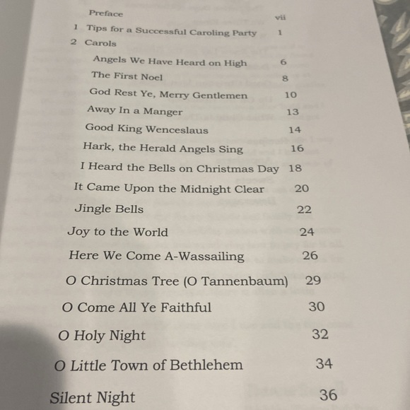 Christmas Carol Songbook: Words to All Your Favorate Holiday Tunes - Picture 2 of 3